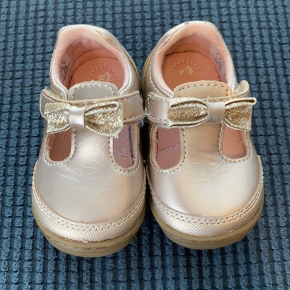 Stride Rite “Cecelia” Mary Jane shoes - Rose gold - size 3 - GUC - Picture 1 of 5